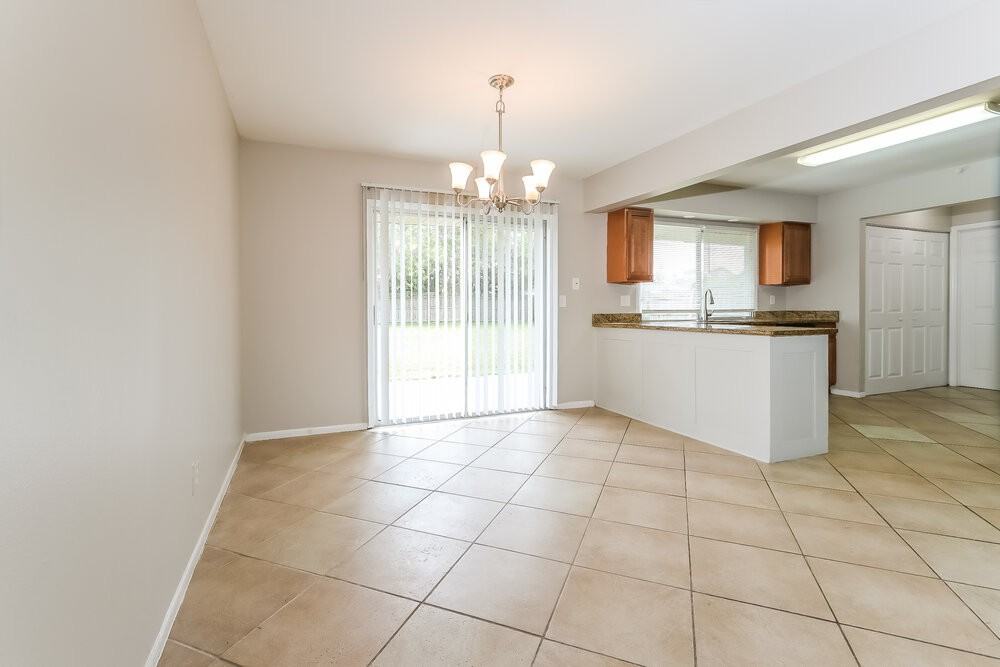 171 Se Floresta Dr - Photo 5 of 16