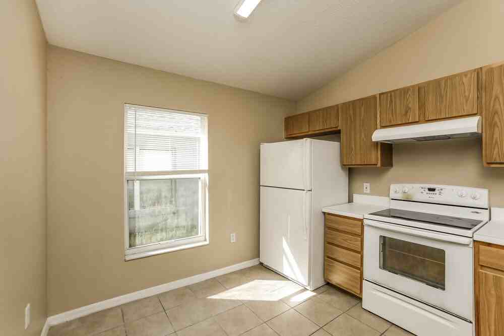 326 Daniels Pointe Dr - Photo 5 of 16