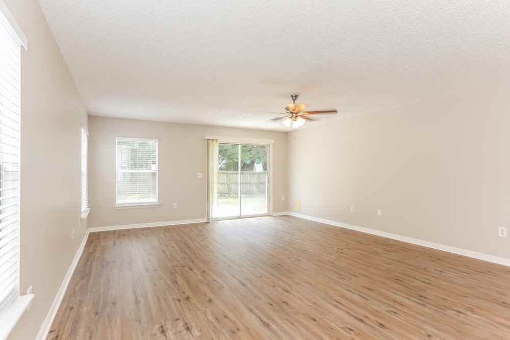 7910 Cherry Blossom Dr S - Photo 4 of 19