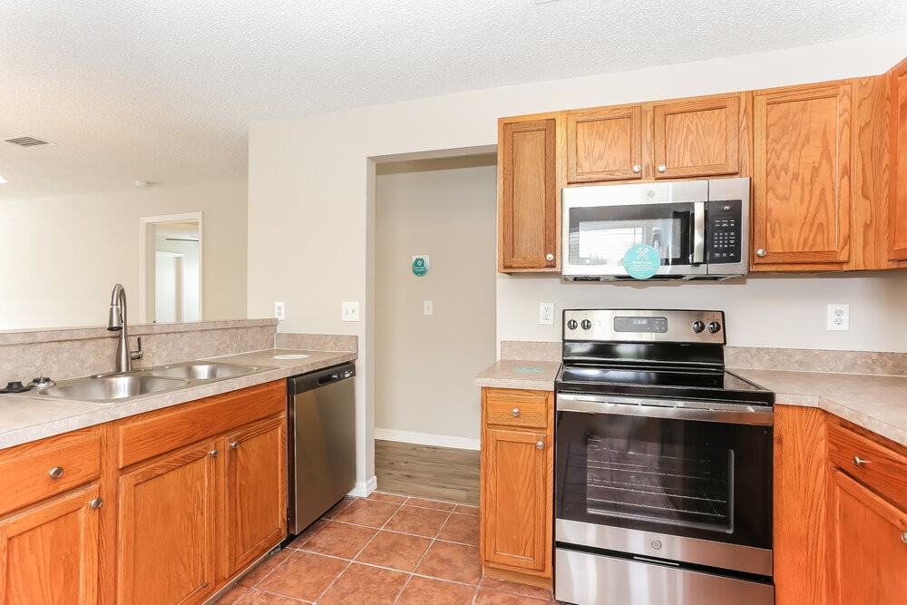 7910 Cherry Blossom Dr S - Photo 7 of 19