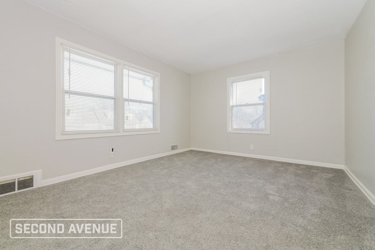 5121 E 40th Ter - Photo 3 of 26