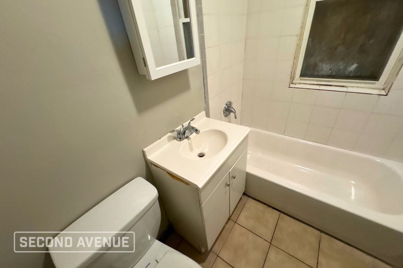 11140 S Parnell Ave - Photo 6 of 11