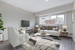 featured image of 328 Saskatchewan Cres E