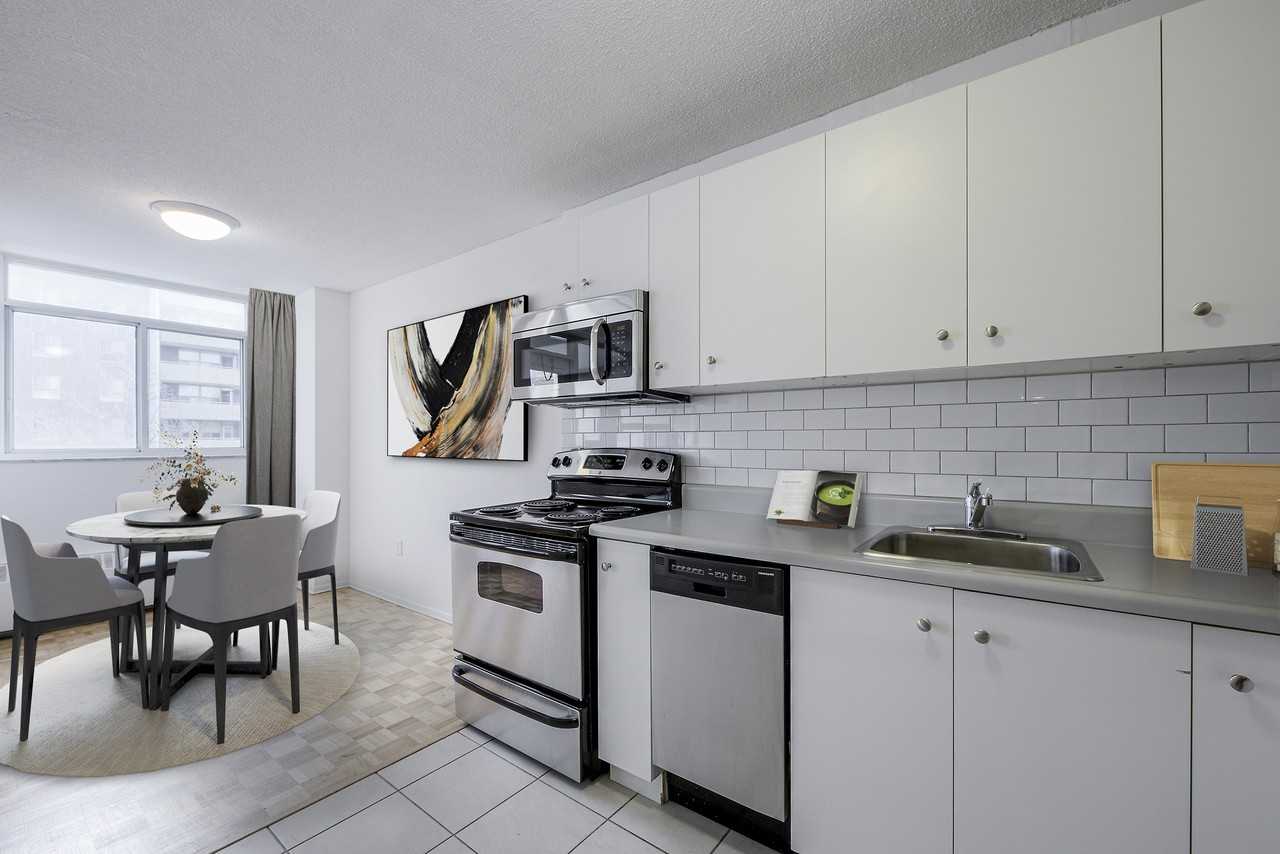 25 Cosburn Avenue - Photo 2 of 8