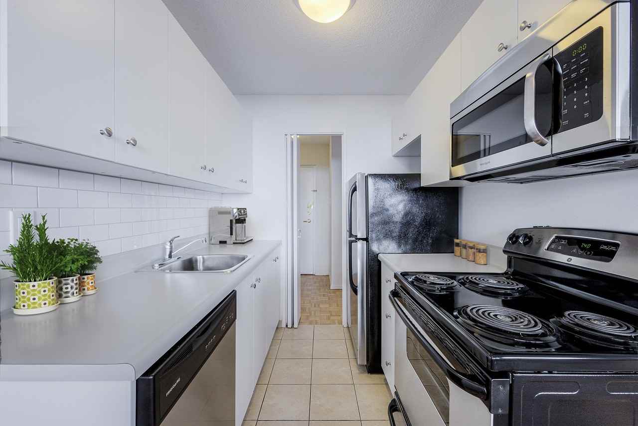 25 Cosburn Avenue - Photo 6 of 8