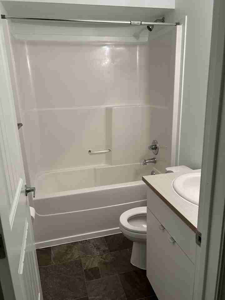 1 Month Free + $100 Off Monthly Rent – Spacious 3 Bedroom Main Floor Home | SF212 - Photo 2 of 9