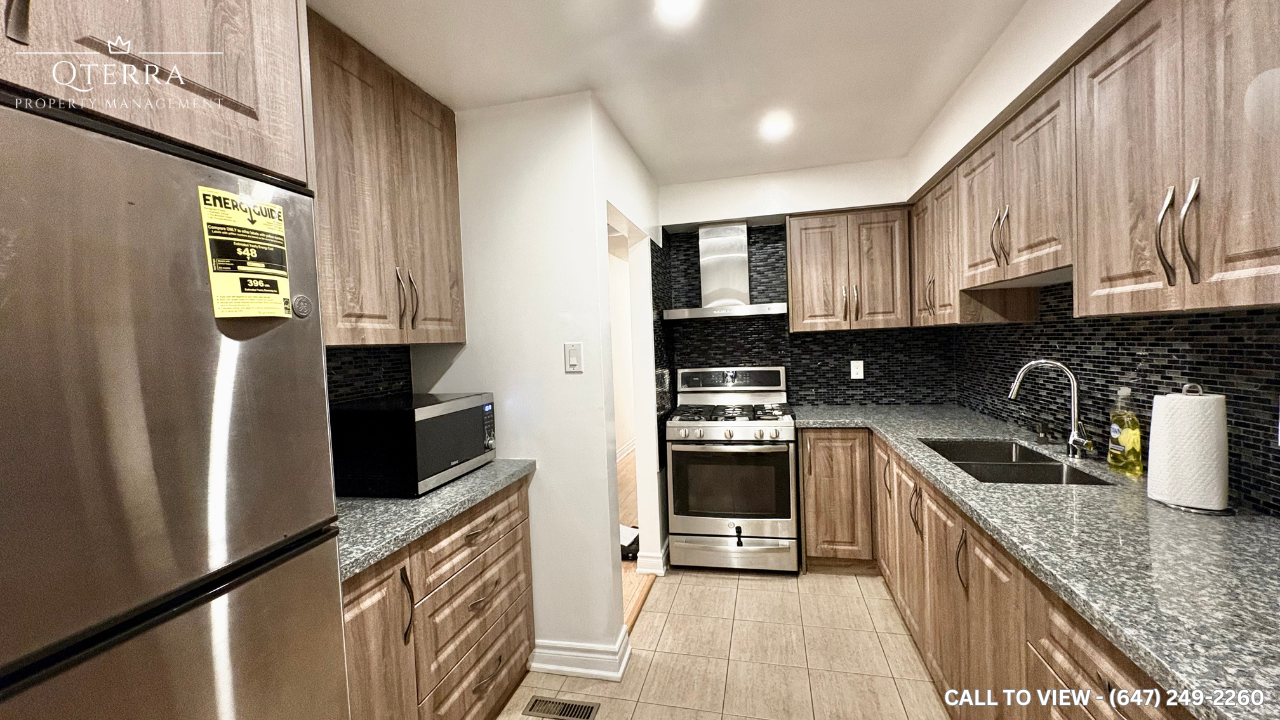 115-1180 Mississauga Vly Blvd, Mississauga, Ontario L5A 3M9 - Photo 2 of 22