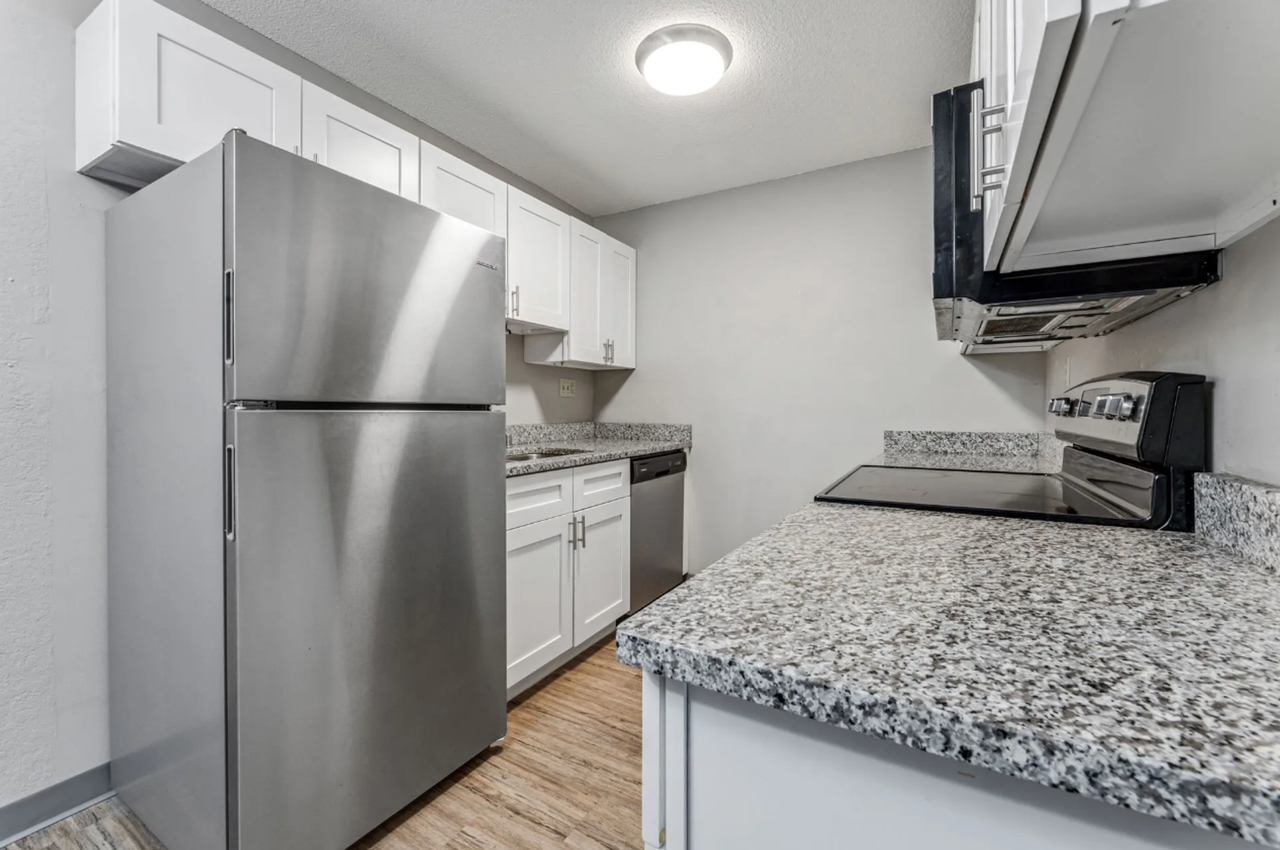 St. Vallerie Apartments - Photo 4 of 30