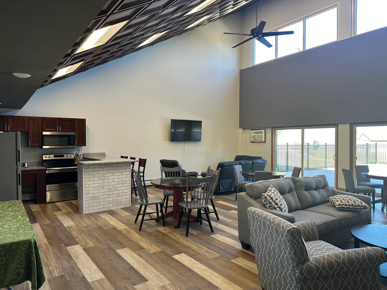 St. Vallerie Apartments - Photo 6 of 30