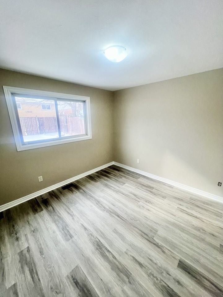 269 Montmorency Dr - Photo 7 of 8