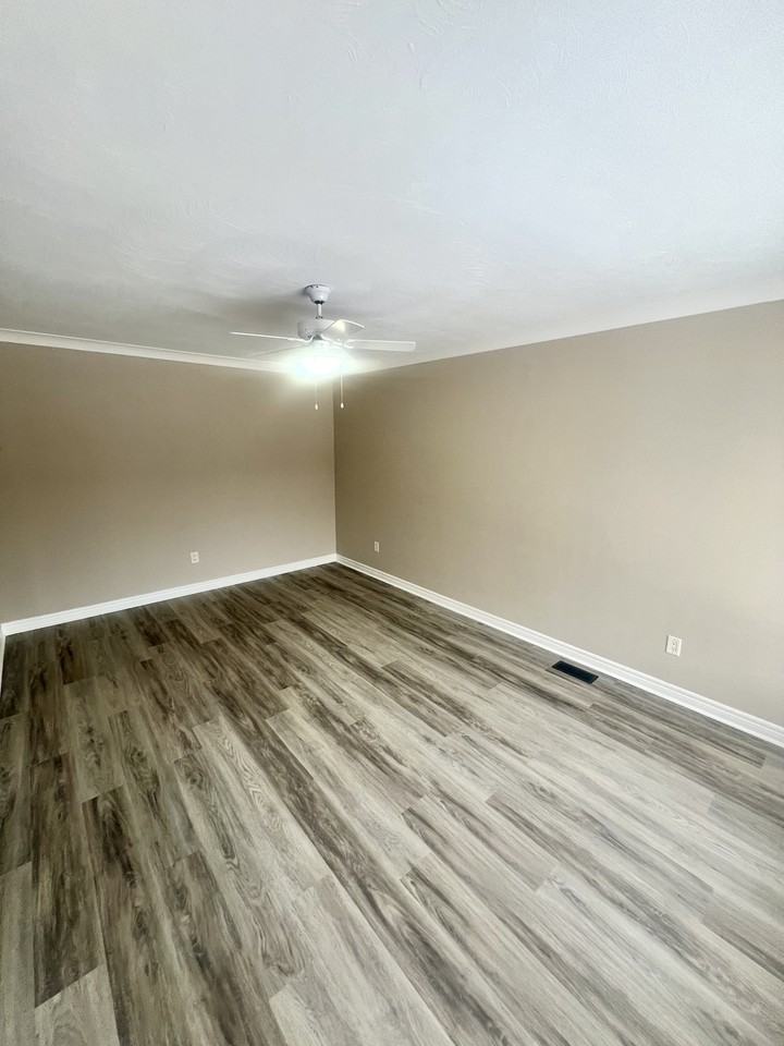 269 Montmorency Dr - Photo 4 of 8