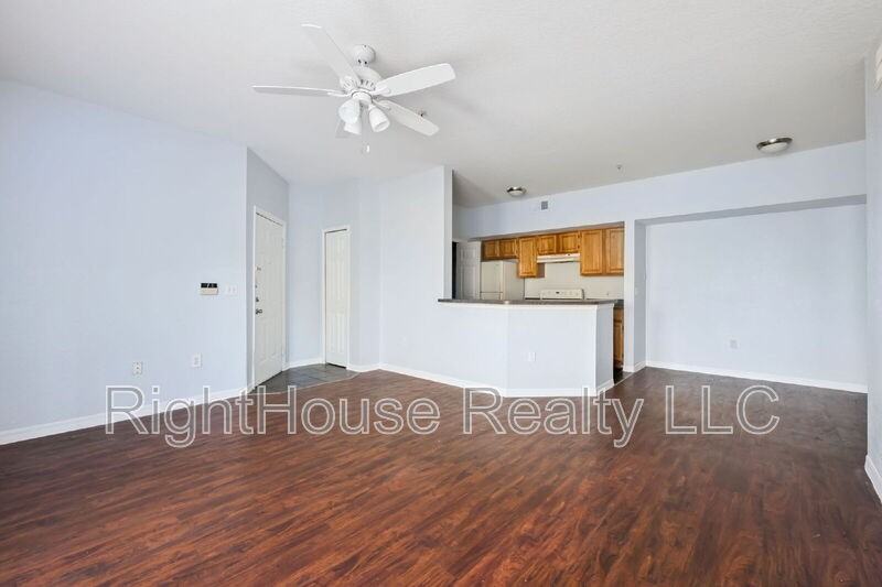 6071 Westgate Dr #323 - Photo 7 of 18