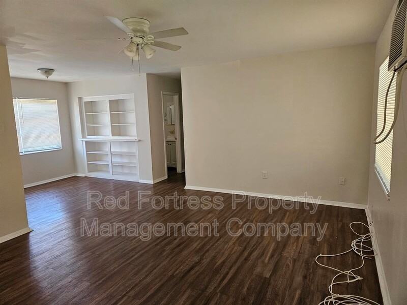 2354 Willard St Frnt - Photo 3 of 7