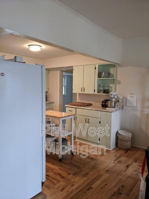 103 Fitzhugh Ave Se #1 - Photo 5 of 23