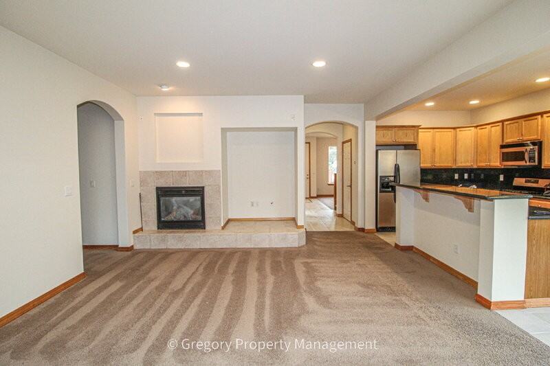 12920 Ne 203rd Ct - Photo 4 of 31