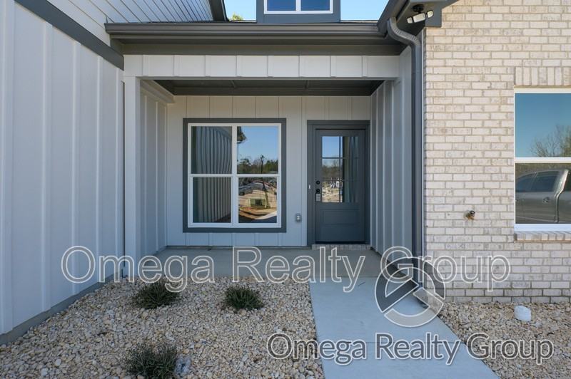 201 Winners Cir - Photo 2 of 34