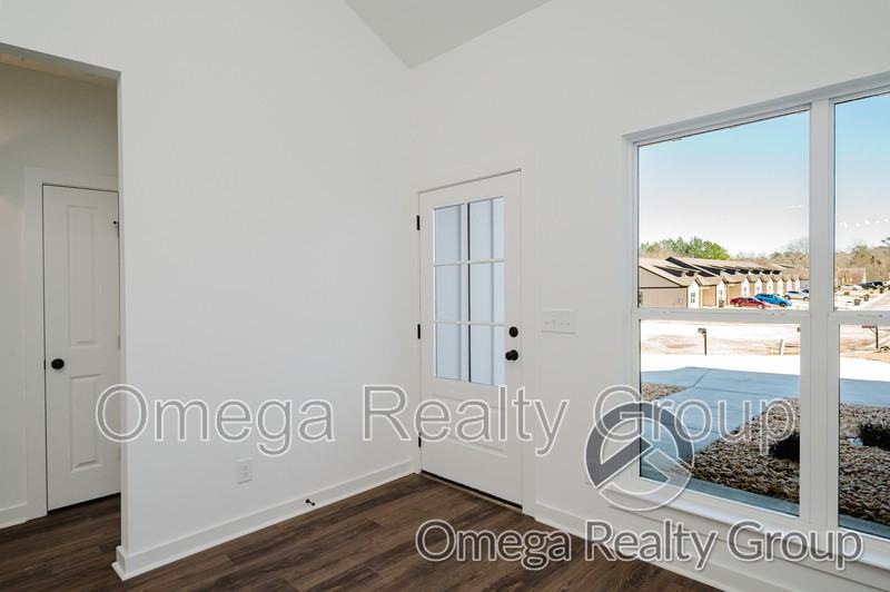 201 Winners Cir - Photo 5 of 34