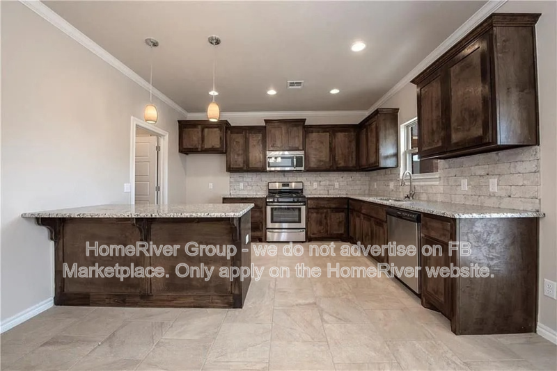 8005 Nw 160th Ter - Photo 3 of 12