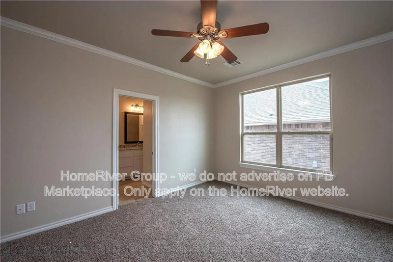 8005 Nw 160th Ter - Photo 4 of 12