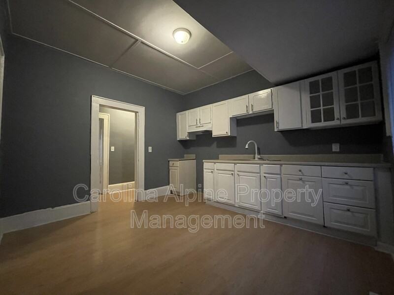 1015 Fallston Rd - Photo 3 of 10