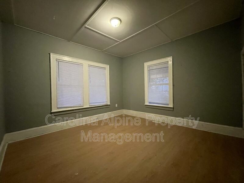 1015 Fallston Rd - Photo 7 of 10