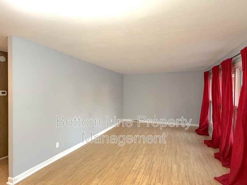 9419 Brenda Ann Rd - Photo 3 of 23