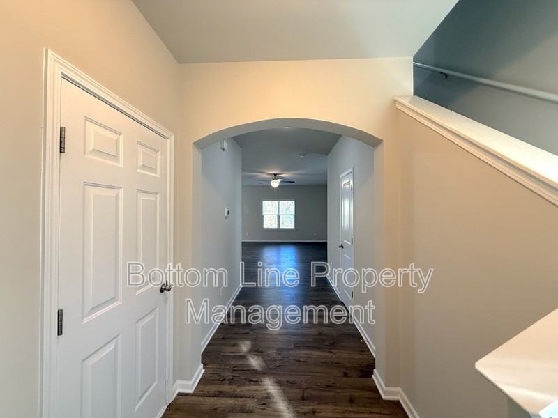 7703 E Lane Dr - Photo 4 of 21