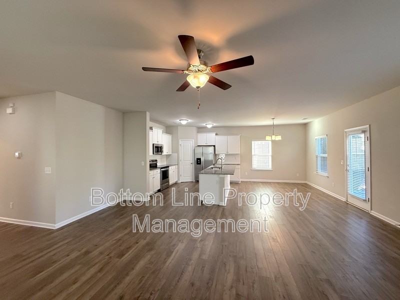 7703 E Lane Dr - Photo 7 of 21