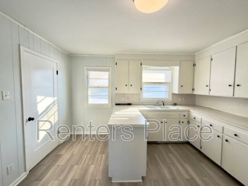 431 S 109th East Ave - Photo 4 of 16