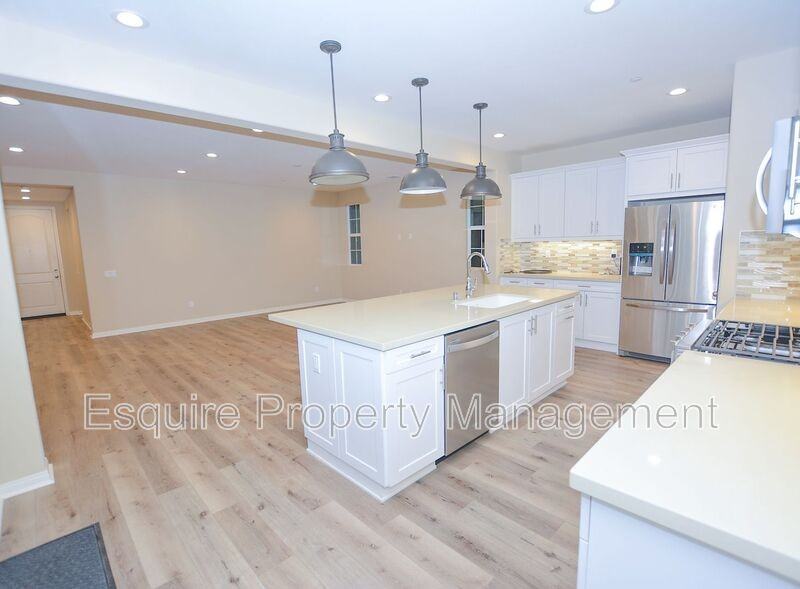 2725 Navajo St - Photo 3 of 24