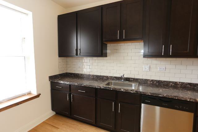 1010 W Sunnyside Ave #3 - Photo 3 of 20