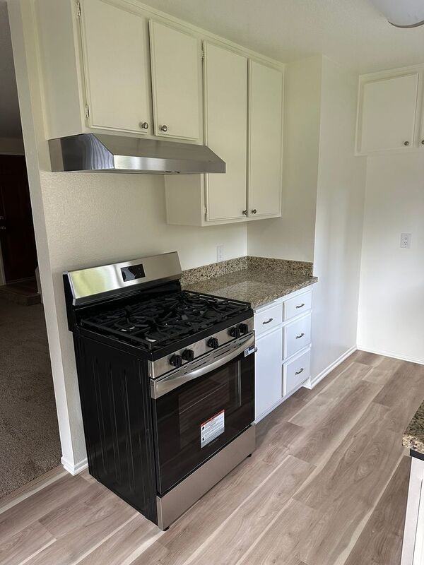 2323 Del Mar Rd #02 - Photo 2 of 12