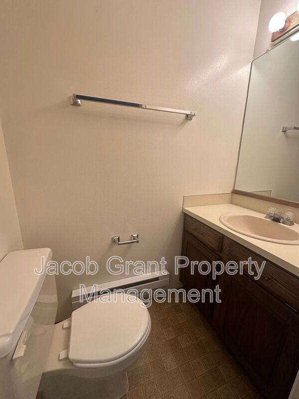 747 Whittier St - Photo 5 of 14