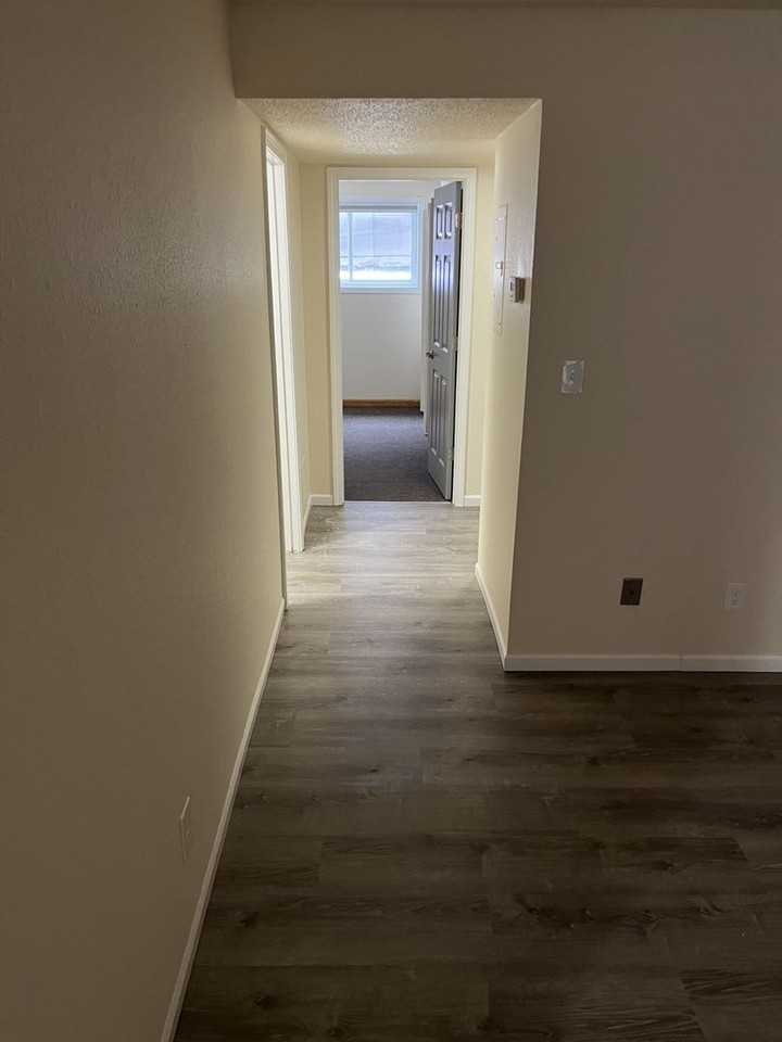 825 Partridge St - Photo 5 of 18