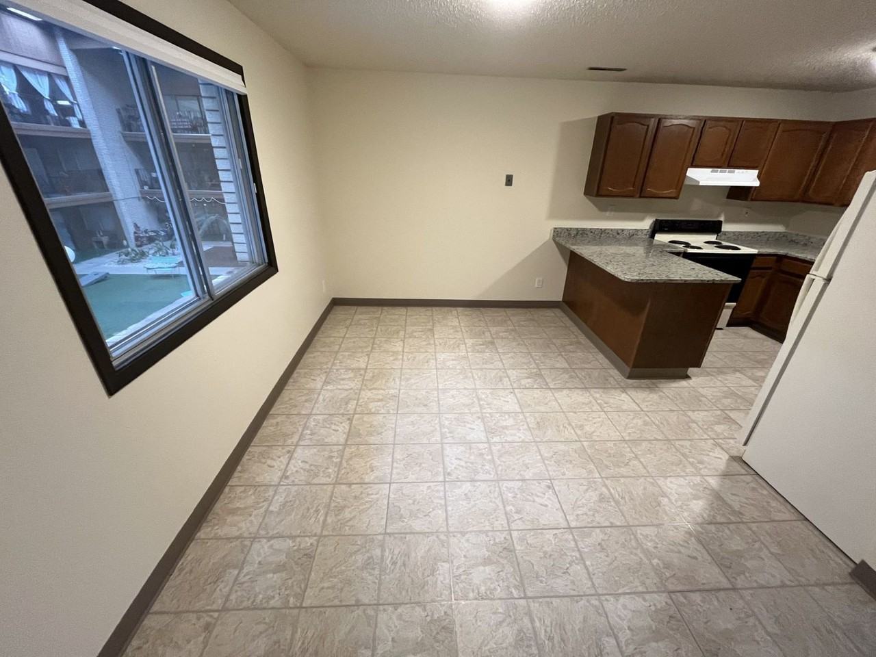 825 Partridge St - Photo 2 of 19