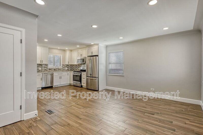 3150 N Saint Paul St - Photo 4 of 15