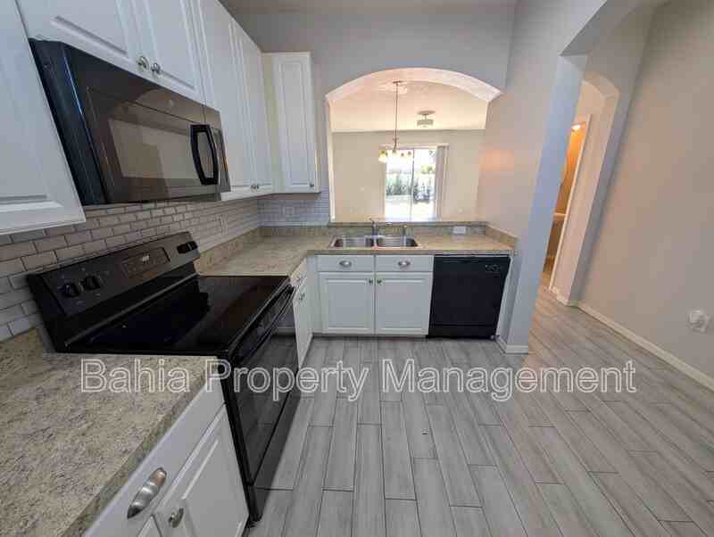 8955 Walnut Gable Ct - Photo 4 of 16