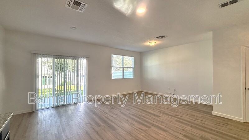 912 Grandin St - Photo 3 of 19