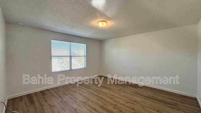 912 Grandin St - Photo 5 of 19