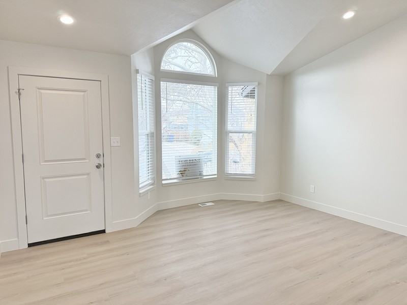 5687 S Esprit Dr - Photo 4 of 50