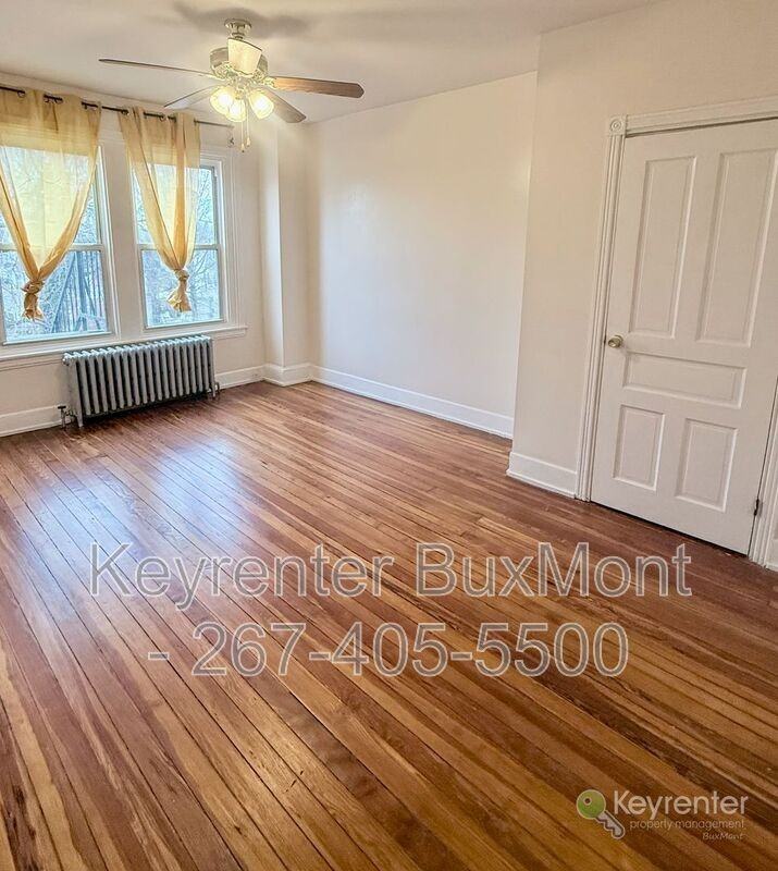 16 N Rigby Ave #3 - Photo 2 of 11