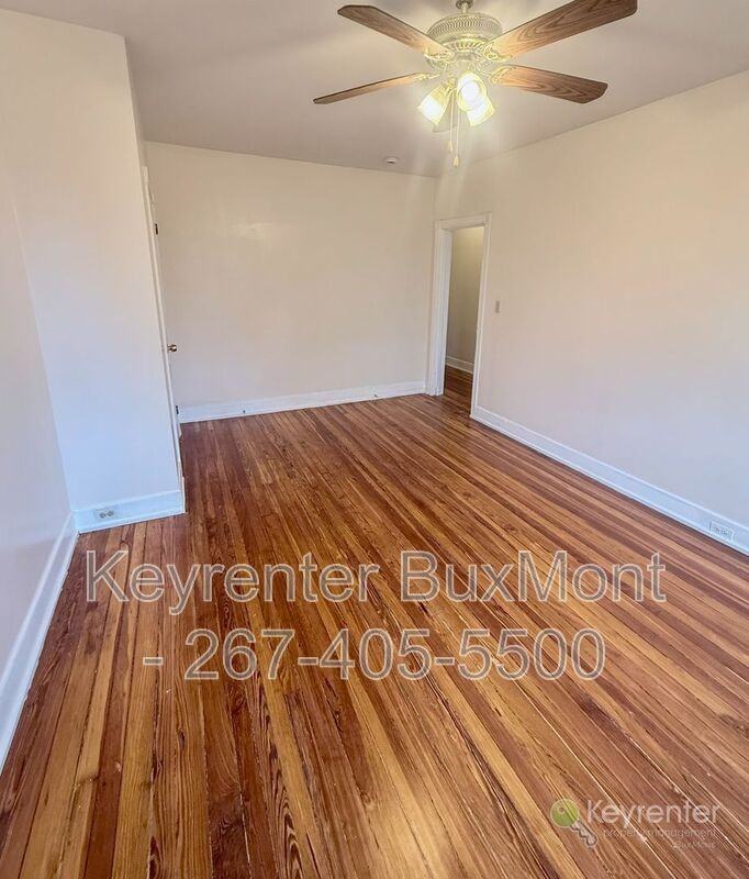 16 N Rigby Ave #3 - Photo 3 of 11