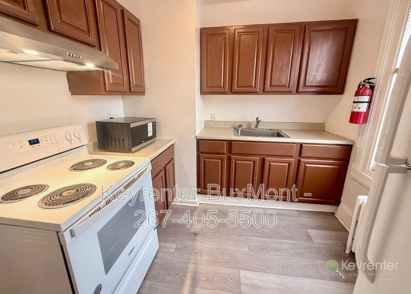 16 N Rigby Ave #3 - Photo 5 of 11