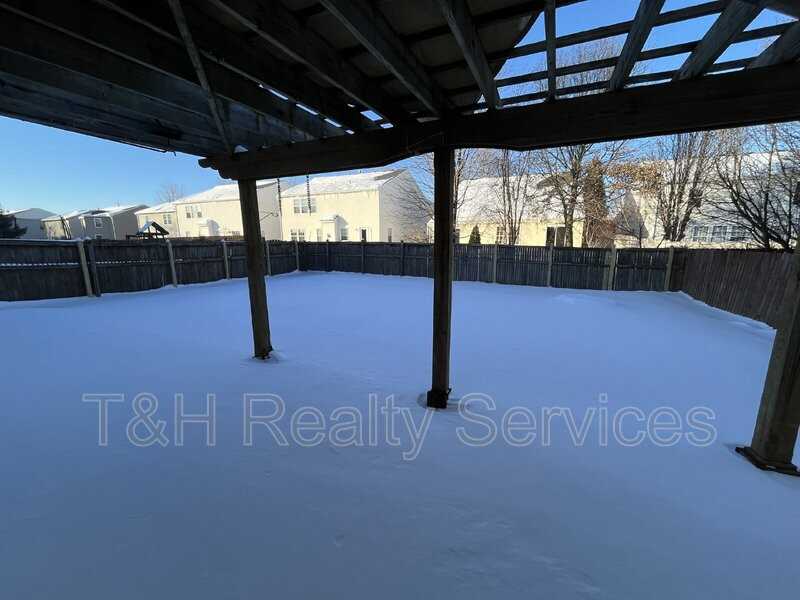 2916 Holiday Way - Photo 3 of 25