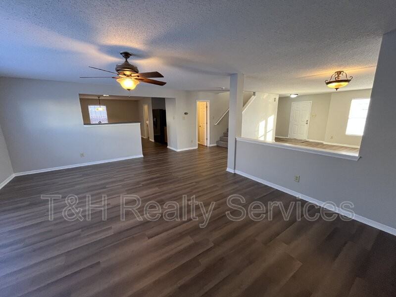 2916 Holiday Way - Photo 7 of 25