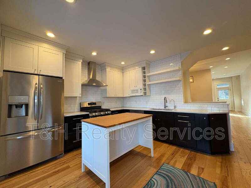 427 N College Ave - Photo 6 of 19