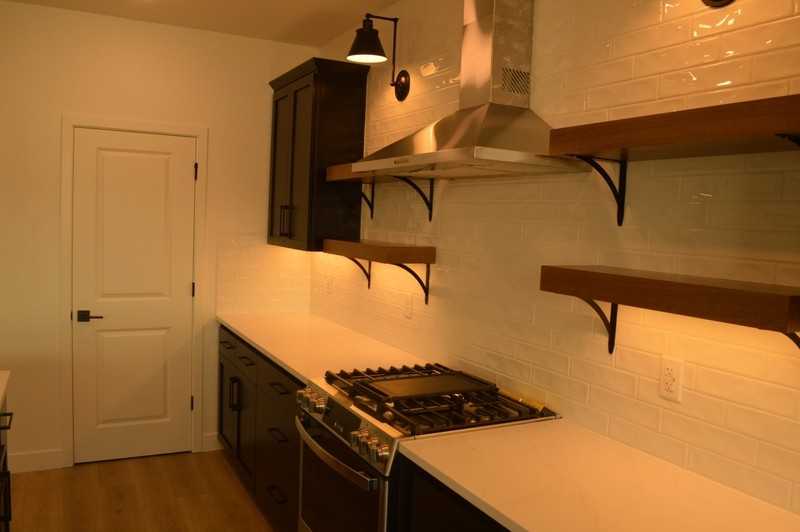 477 Gold Coast Rd - Photo 6 of 31