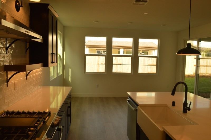 477 Gold Coast Rd - Photo 7 of 31