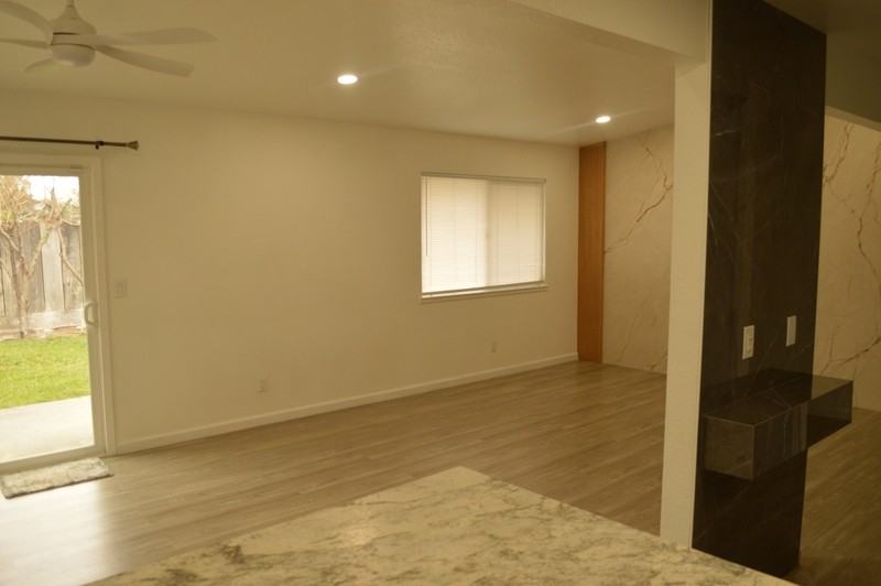 1074 Plumwood Ct - Photo 6 of 23