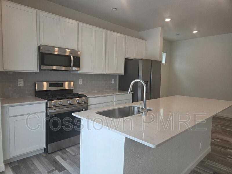 3373 Kobuk Street - Photo 6 of 22